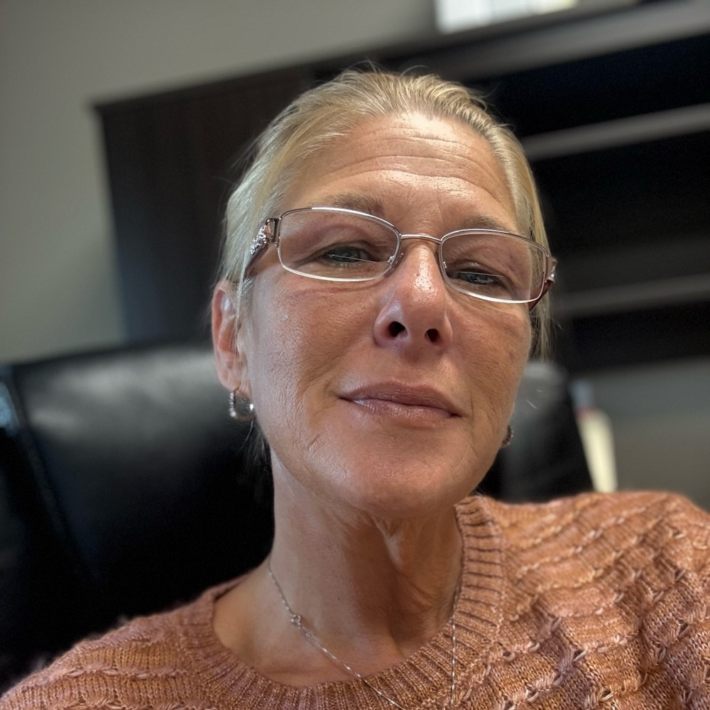 Meet your Posher, Crystal